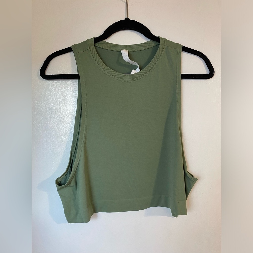 @ Avocado Cropped Top Small